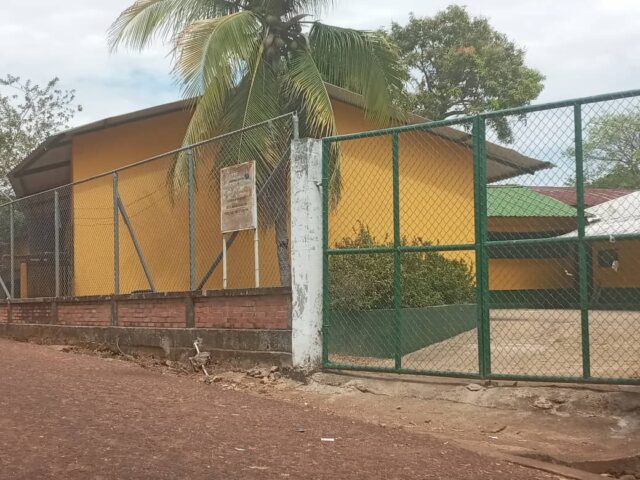 Más de 2.500 niños y adolescentes corren peligro por cruzar la frontera para estudiar en Colombia