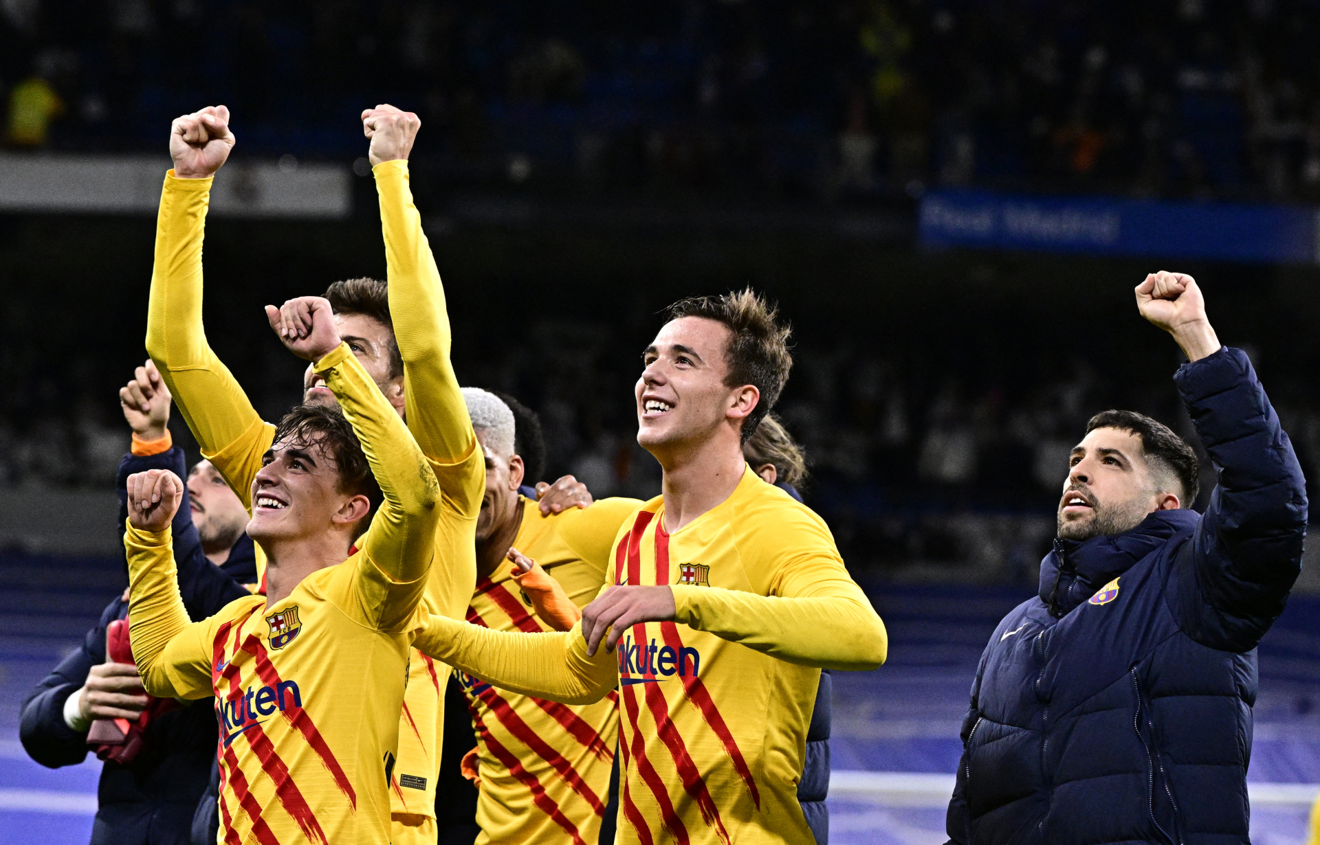 El Barcelona golea 4-0 en visita al Real Madrid y vuelve al podio de LaLiga