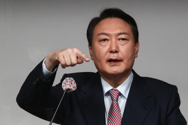 Sale de prisión el destituido presidente surcoreano