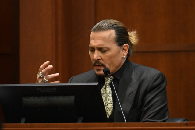 Johnny Depp: "No he golpeado a una mujer en mi vida"