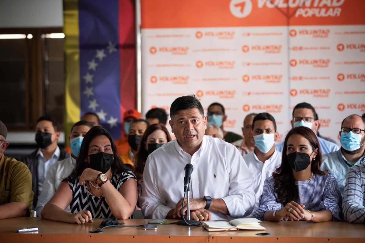Freddy Superlano acusa a Daniel Ceballos de apoyar al gobierno de Maduro