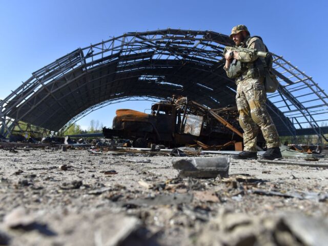 Kyiv informa de hundimiento de barco ruso ante Odesa y derribo misil en este