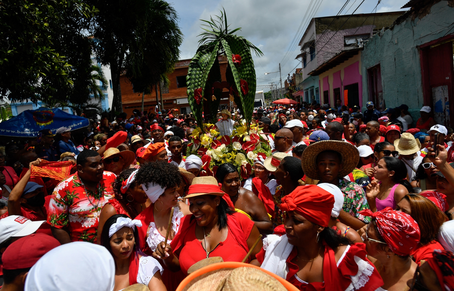 San Juan Bautista: en Curiepe reparten sopa y "pan milagroso" para honrarlo