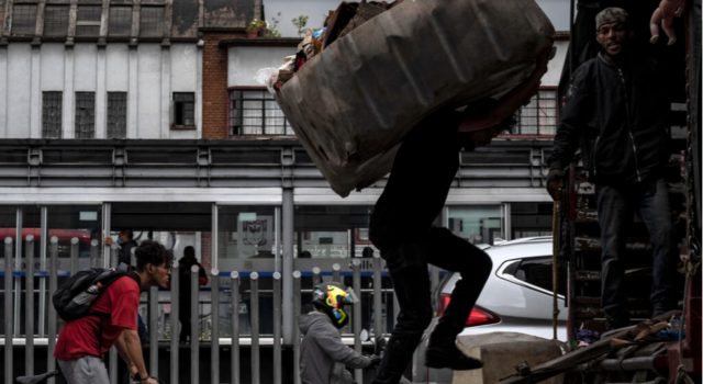 Reciclaje callejero, el rostro de la pobreza y la miseria en Colombia
