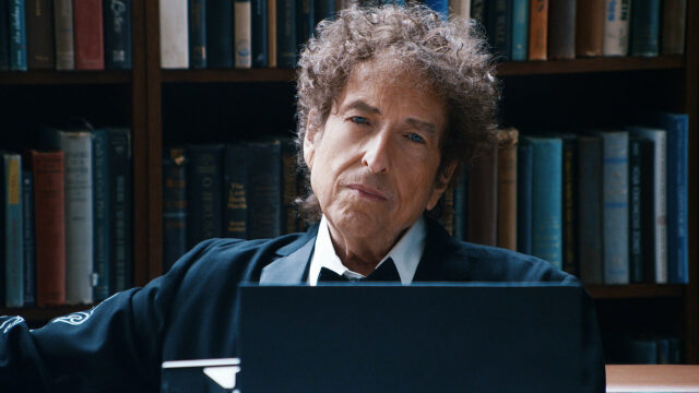 Mujer que demandó a Bob Dylan por abuso sexual abandonó el caso