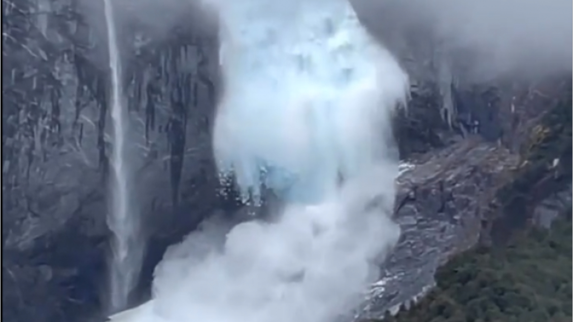 Altas temperaturas causan desprendimiento de un glaciar en Chile