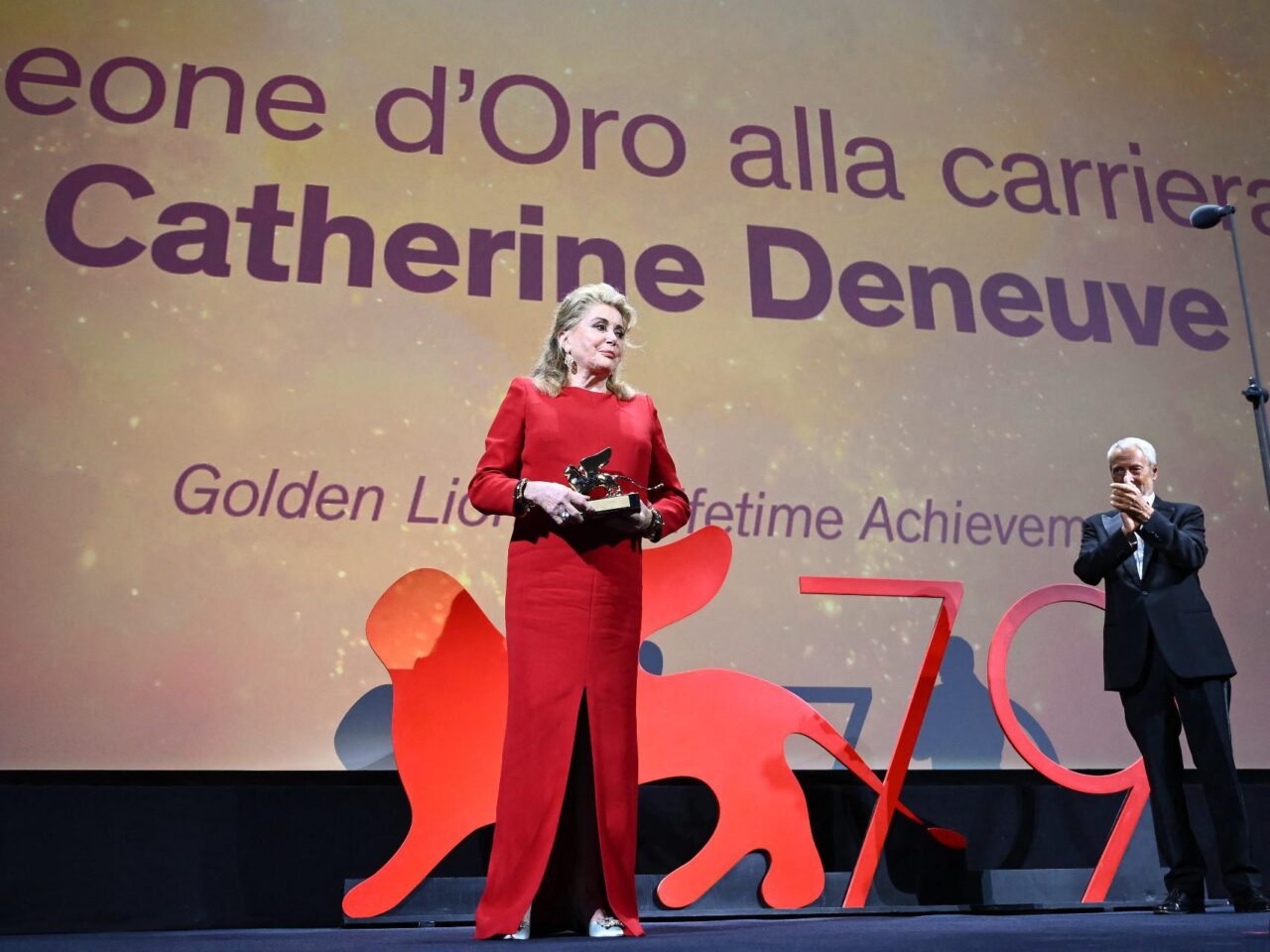 Deneuve León oro