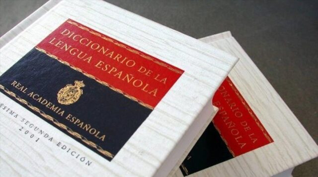 La RAE excluyó definitivamente la «ch» y la «ll» del abecedario