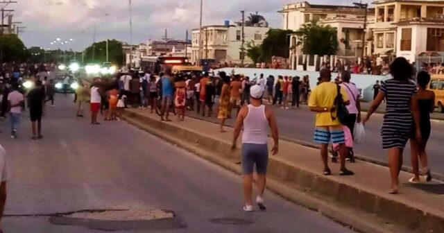 Condenan hasta por 10 años de cárcel a 14 manifestantes del 11J en Cuba