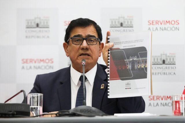 Congreso peruano niega a la OEA tener intención "de hacer un golpe de Estado"
