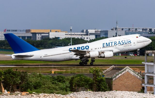Gobierno de Maduro reclama la devolución del avión retenido en Argentina