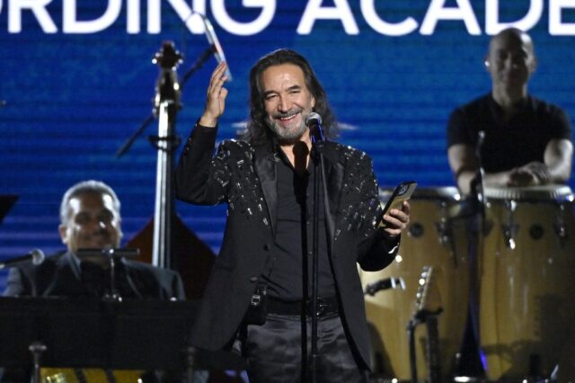 "Leyenda viviente": festejan a Marco Antonio Solís, Persona del Año en los Grammy Latinos