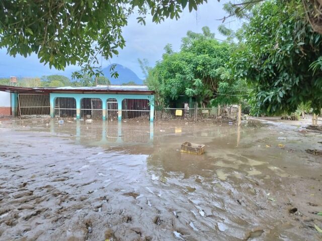 Tres personas desaparecidas tras fuertes lluvias en Mérida
