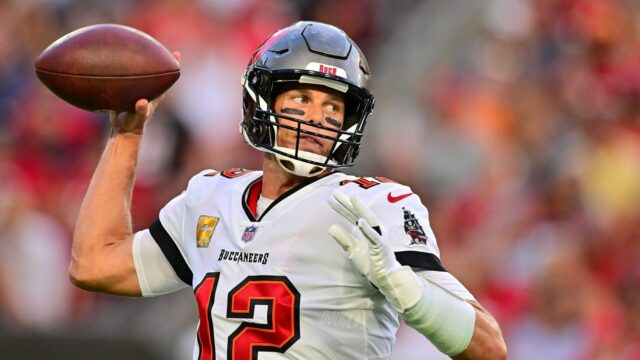 Tom Brady, primero en la historia de la NFL en superar 100.000 yardas por pase