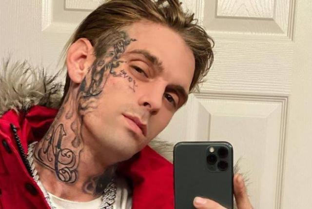 Hallaron muerto al cantante Aaron Carter en su vivienda