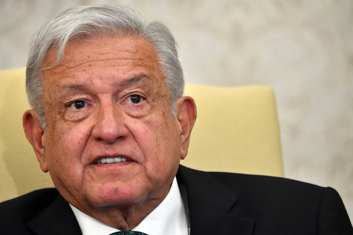 "Soy un místico", dice presidente mexicano tras publicar foto de supuesto duende