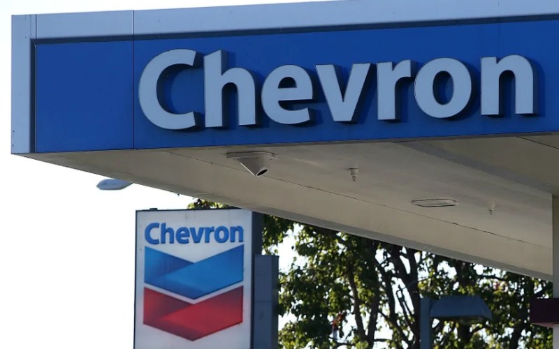 chevron-gastara-10-000-millones-de-dolares-en-energia-limpia-12801