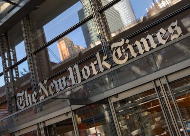 The New York Times demandó a Microsoft y a OpenAI por usar sus textos sin permiso