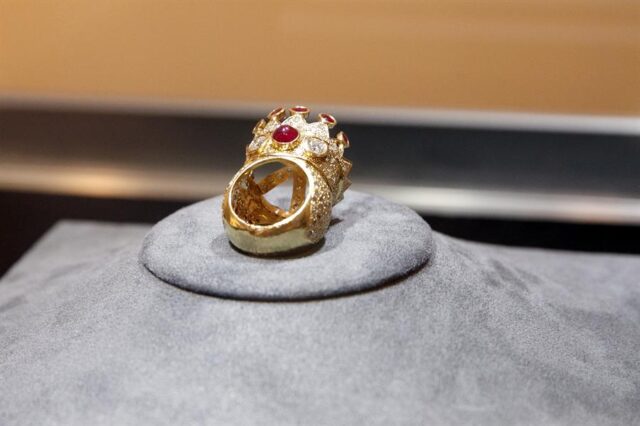Anillo de Tupac Shakur supera el millón de dólares en una subasta en Nueva York