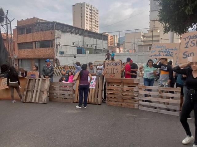 Residentes de Quinta Crespo protestaron por tener más de una semana sin electricidad
