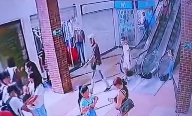 Heroico vigilante salvó a niña que caía de escaleras mecánicas en Petare