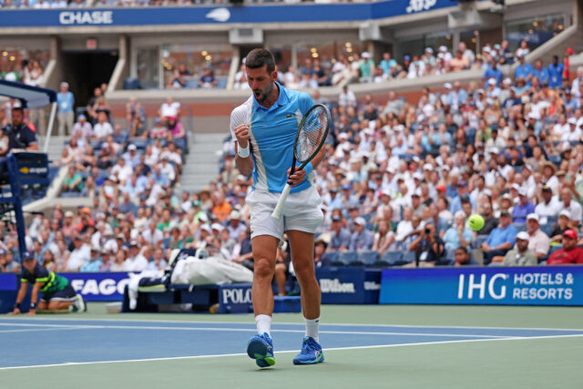Djokovic vuelve a semifinales del US Open rompiendo un récord de Federer