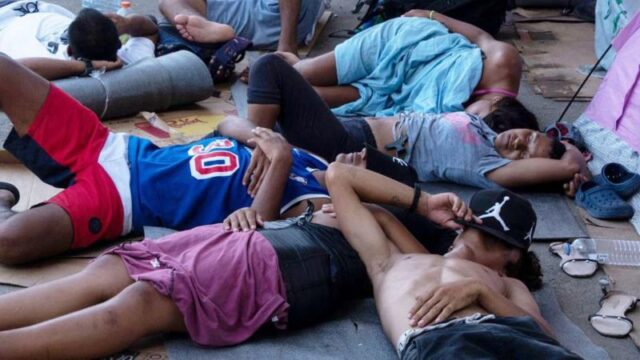 "Estamos sobrepasados": la grave crisis migratoria que llevó al presidente de Costa Rica a pedir la declaración de emergencia nacional