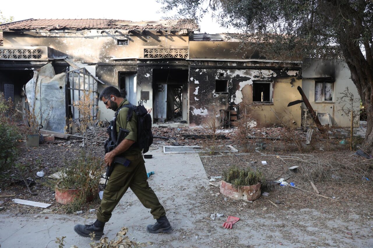 Israeli army patrol in Kibbutz Beeri