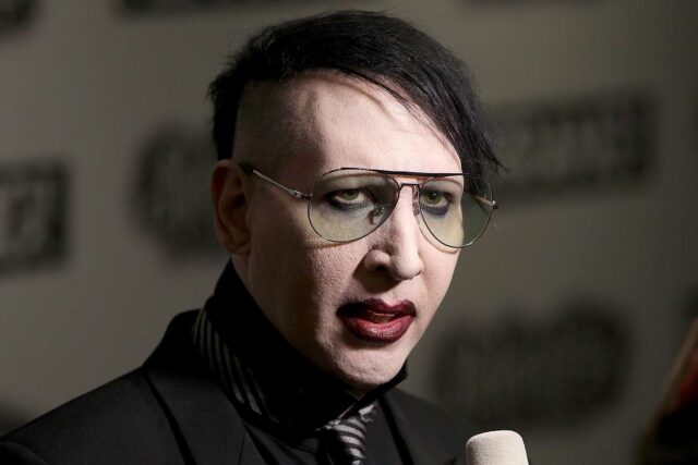 Marilyn Manson llegó a un arreglo con una de las mujeres que lo acusó de violación