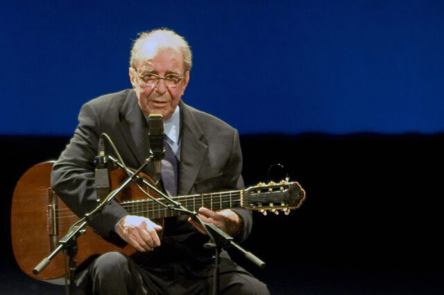 Disquera debe pagar indemnización a herederos de João Gilberto