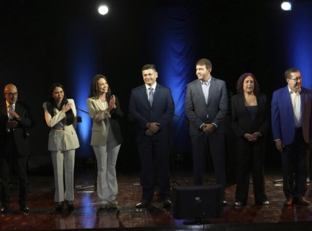 Candidatos a la primaria llaman a votar este domingo: "Haremos historia juntos"