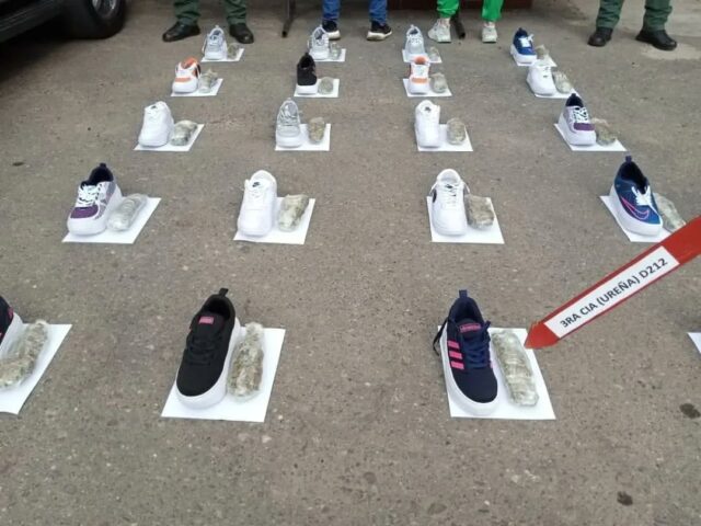 La ocultaban en zapatos: dos detenidos en la frontera colombo-venezolana por traficar marihuana