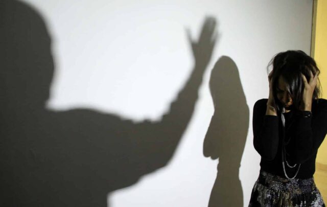 Activan línea telefónica de ayuda para víctimas de violencia machista en Venezuela
