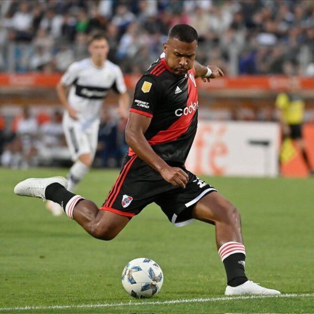 Salomón Rondón ya está en México para firmar con el Pachuca
