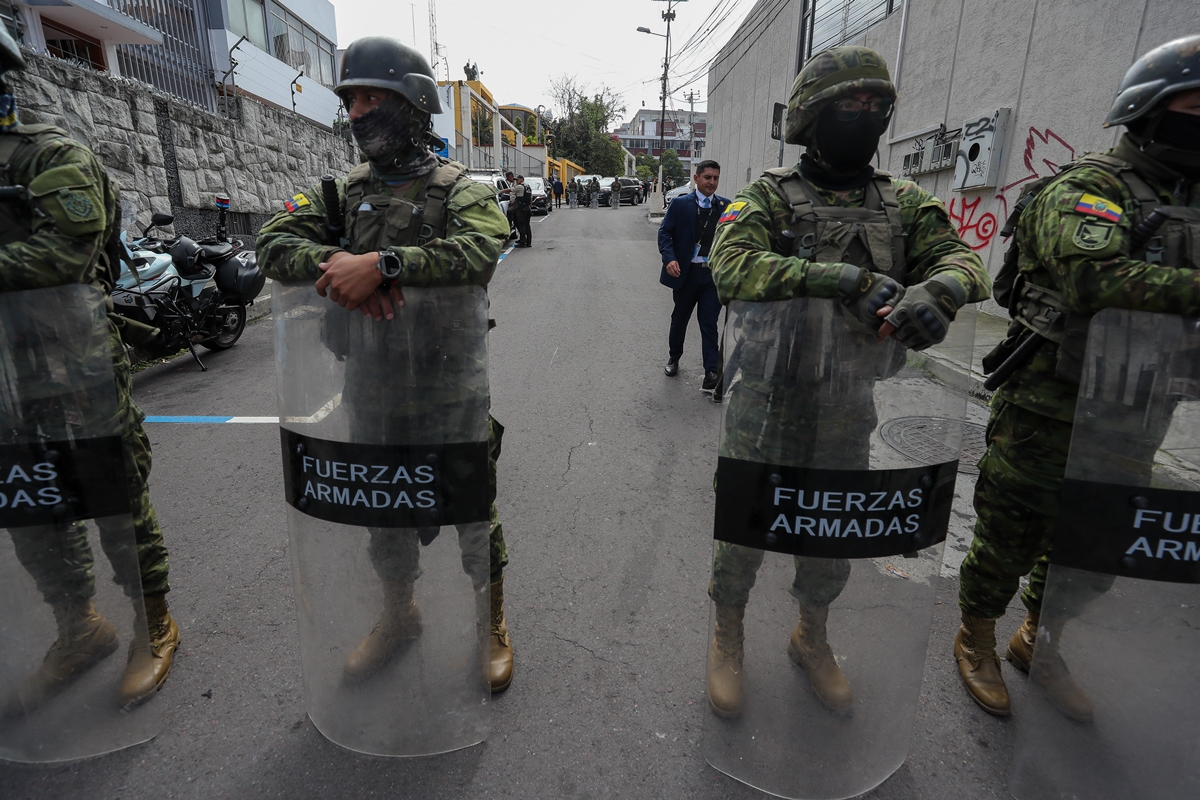 Noboa: "Estamos en un estado de guerra y no podemos ceder ante estos terroristas"