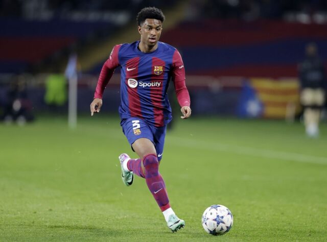 El lateral del Barcelona Alejandro Balde tendrá que pasar por el quirófano