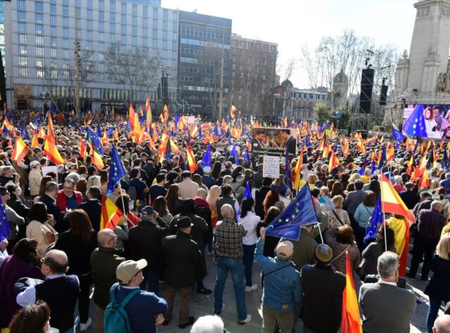 Miles de personas protestaron en Madrid contra la amnistía a los independentistas catalanes