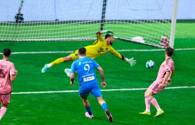 El Inter Miami pierde 4-3 ante Al-Hilal con primeros goles de Suárez y Messi