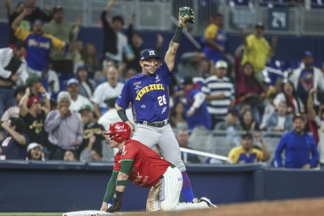 Tiburones retoma la senda de la victoria y sepulta a México en la Serie del Caribe
