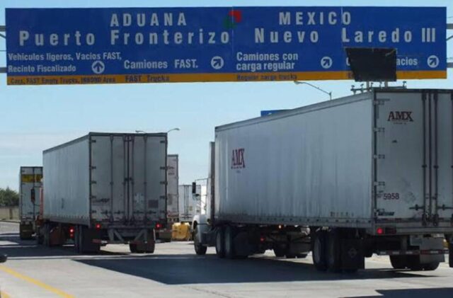 Texas vuelve a bloquear exportaciones mexicanas ante incremento en el flujo migratorio