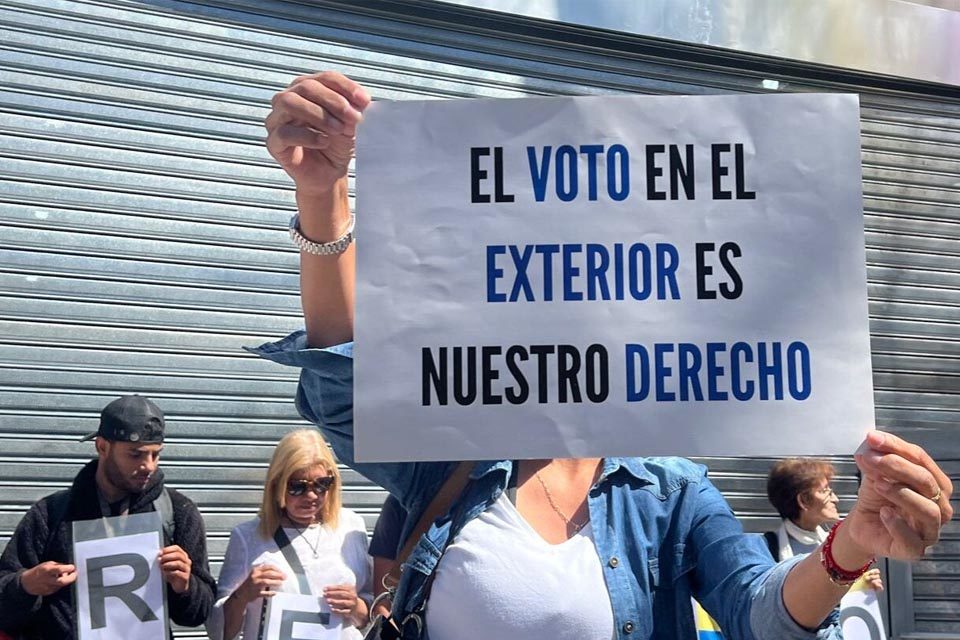 Registro-Electoral-Exterior-960x640