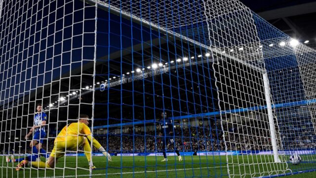 Los clubes ingleses votarán si se suprime el VAR en Premier League