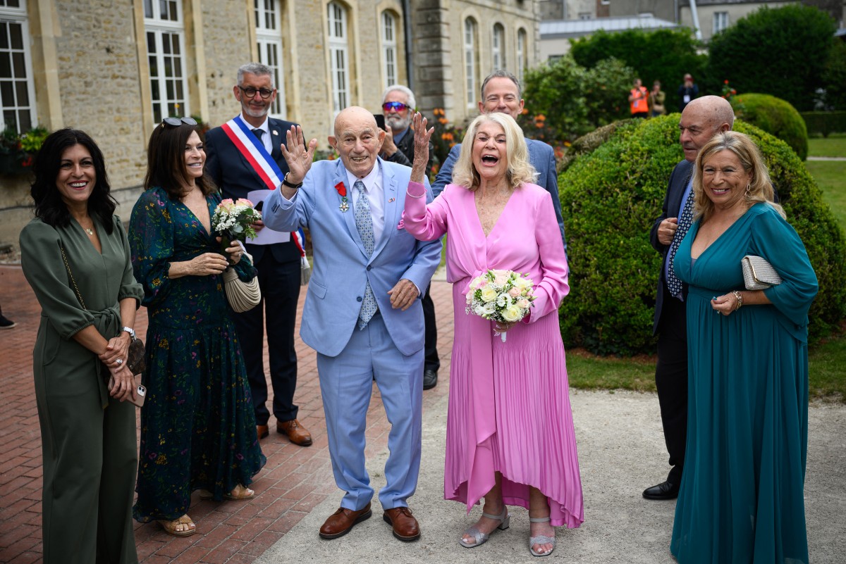 80 ans après le Débarquement, le vétéran américain Harold Terens se marie en Normandie