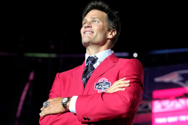 Elogios para Tom Brady tras su ingreso al Salón de la Fama de los Patriots