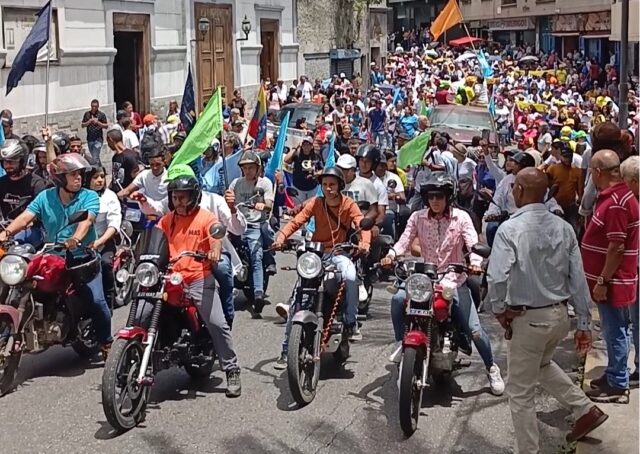 Opositores abarrotaron las calles de Los Teques en apoyo a Edmundo González Urrutia