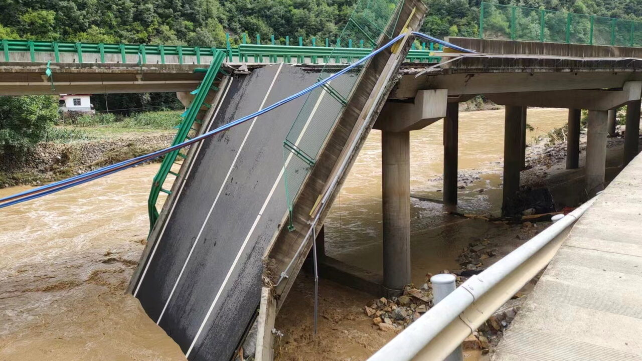 At least 11 dead in bridge collapse after flash floods in China's Shaanxi