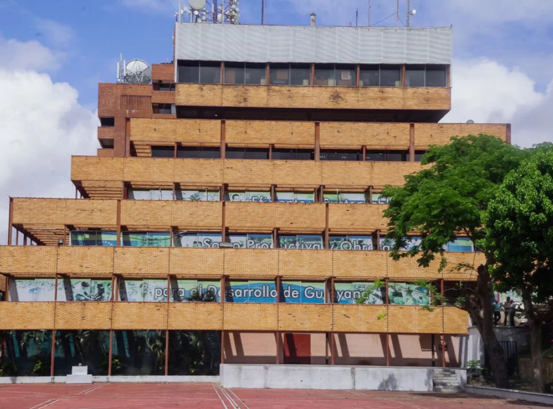 Trabajadores de CVG chantaje