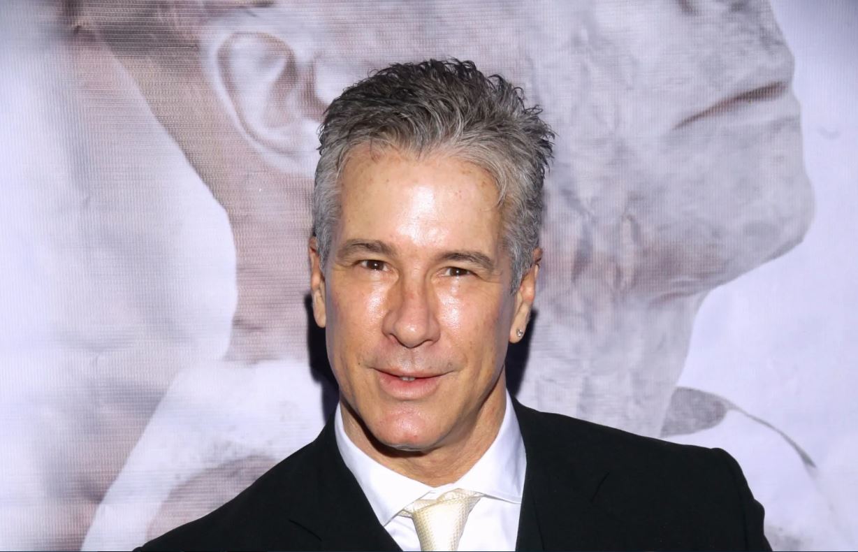 Fernando Carrillo denuncia censura en TVES: no emitieron entrevista en la que critica al ministro Pérez Pirela