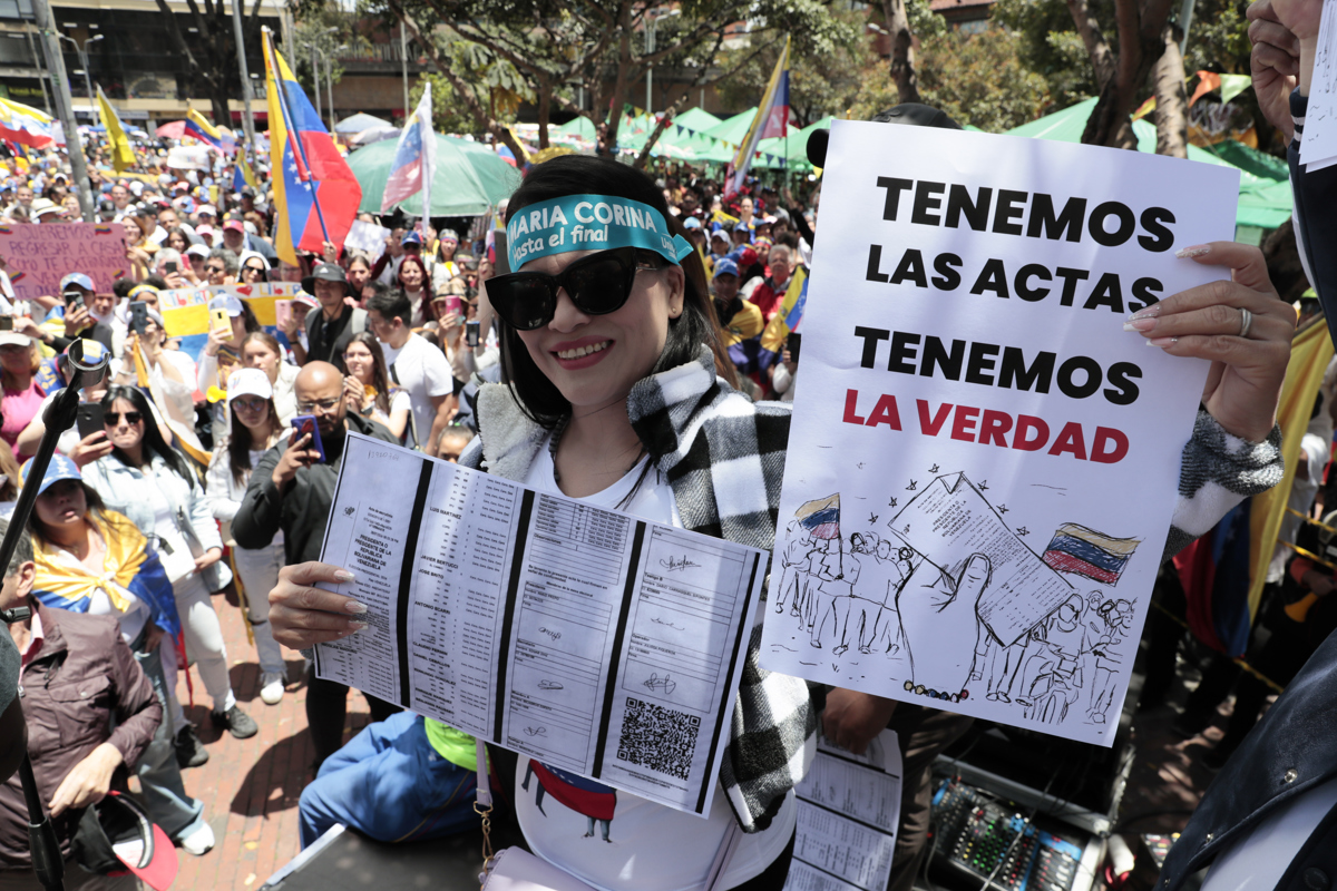 Venezolanos se concentran en Bogota para exigir "la verdad" de las elecciones