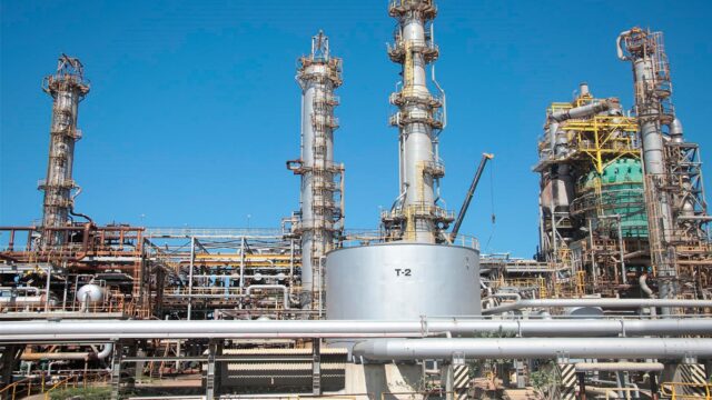 Delcy Rodríguez evalúa operatividad de refinerías en Paraguaná para garantizar suministro de combustible